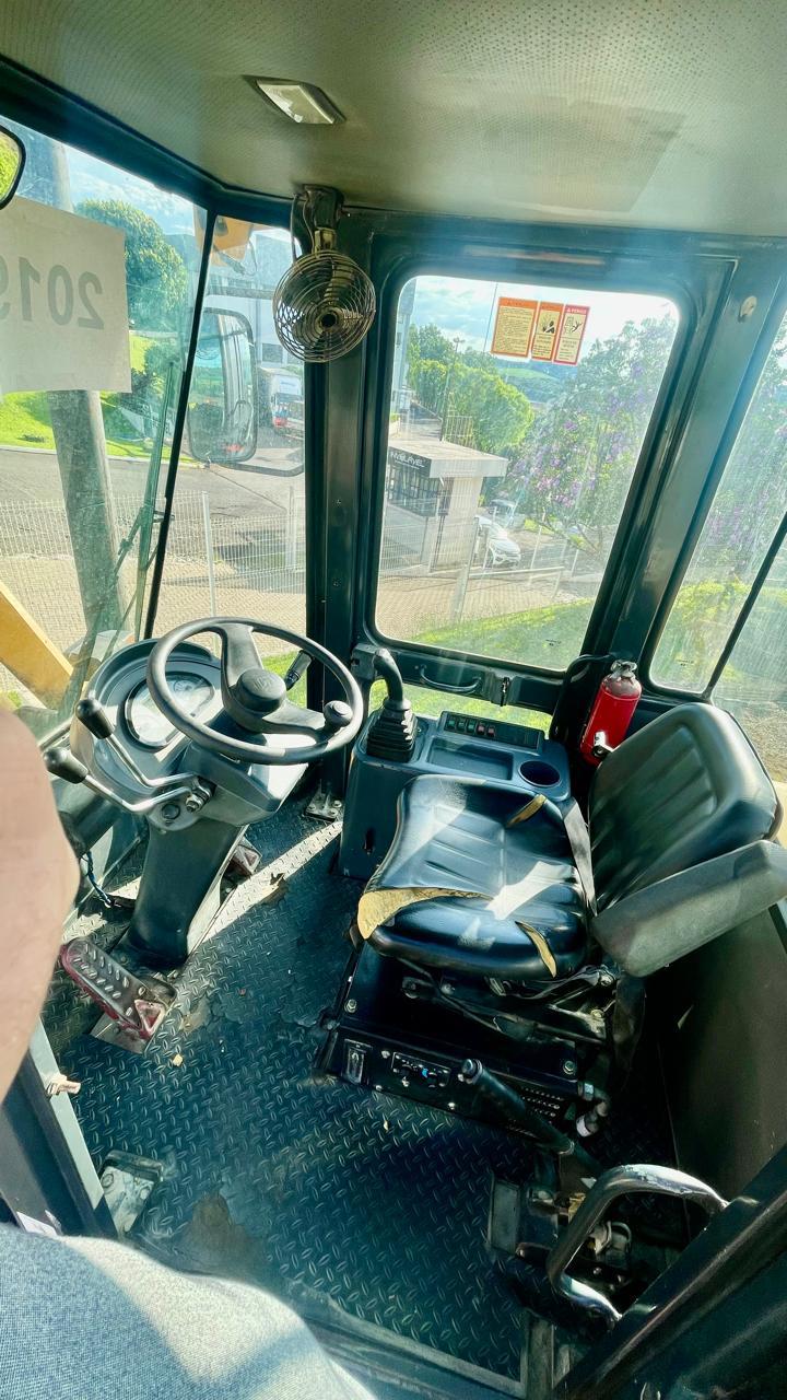 Carregadeira LiuGong 816c - Imagem 4